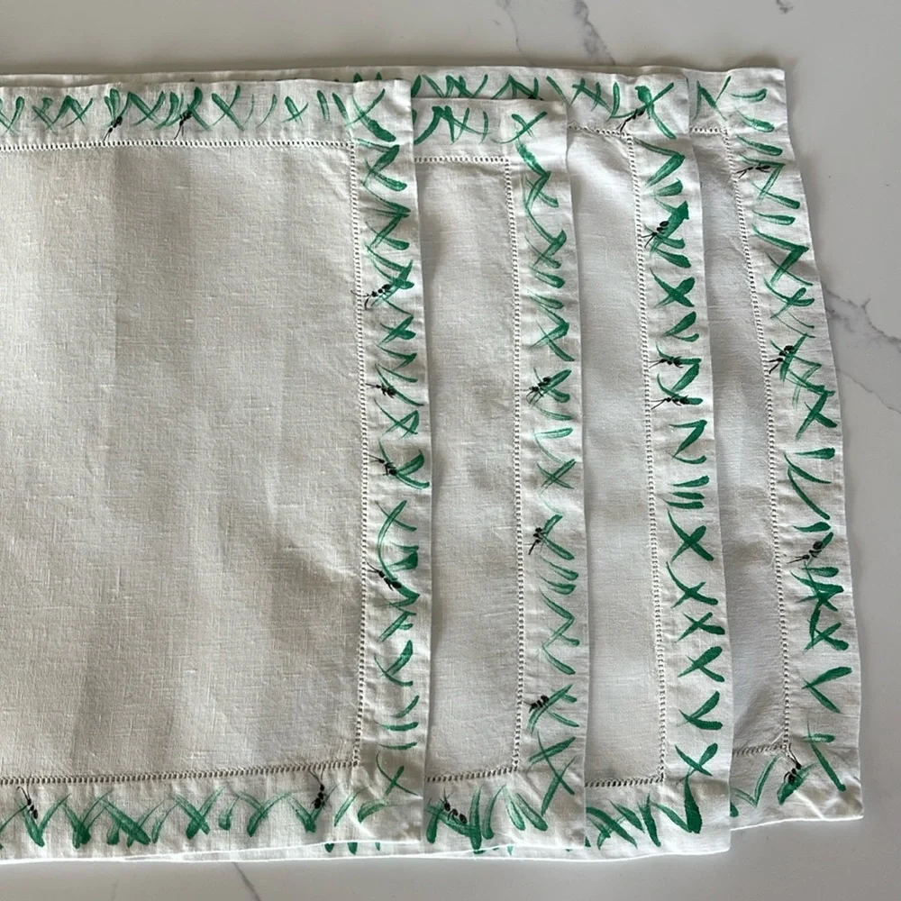 4 linen placemats lined with ants in grass indoor picnic!